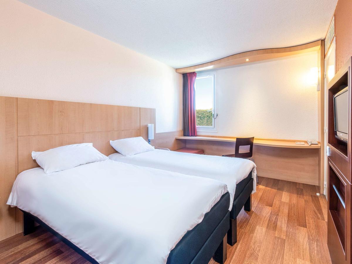 Hotel Ibis Issoire Exterior foto